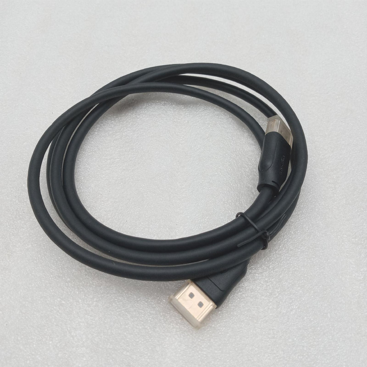 AmazonBasics Kabel Videozubehör DisplayPort 18 Meter 8K 4K 120 Hz HDR – Wie neu