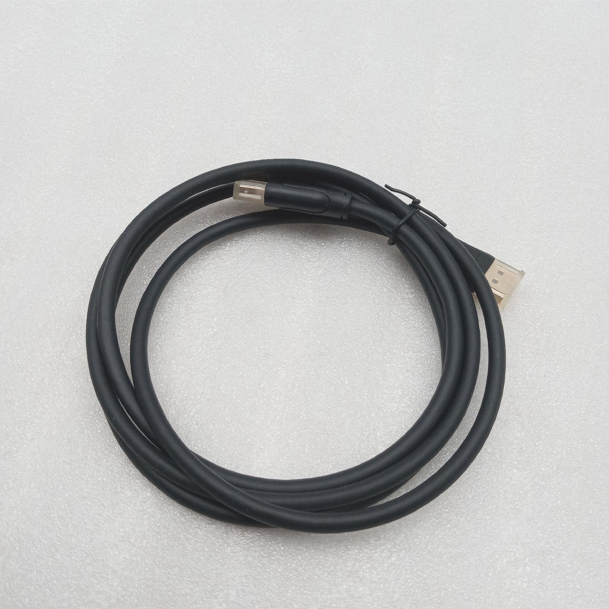 AmazonBasics Kabel Videozubehör DisplayPort 18 Meter 8K 4K 120 Hz HDR – Wie neu