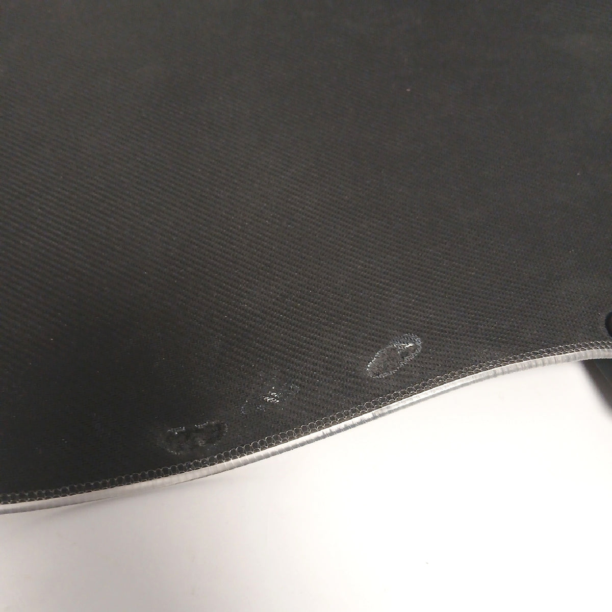 Corsair RGB Gaming-Mauspad, groß, Stoffoberfläche – Gut