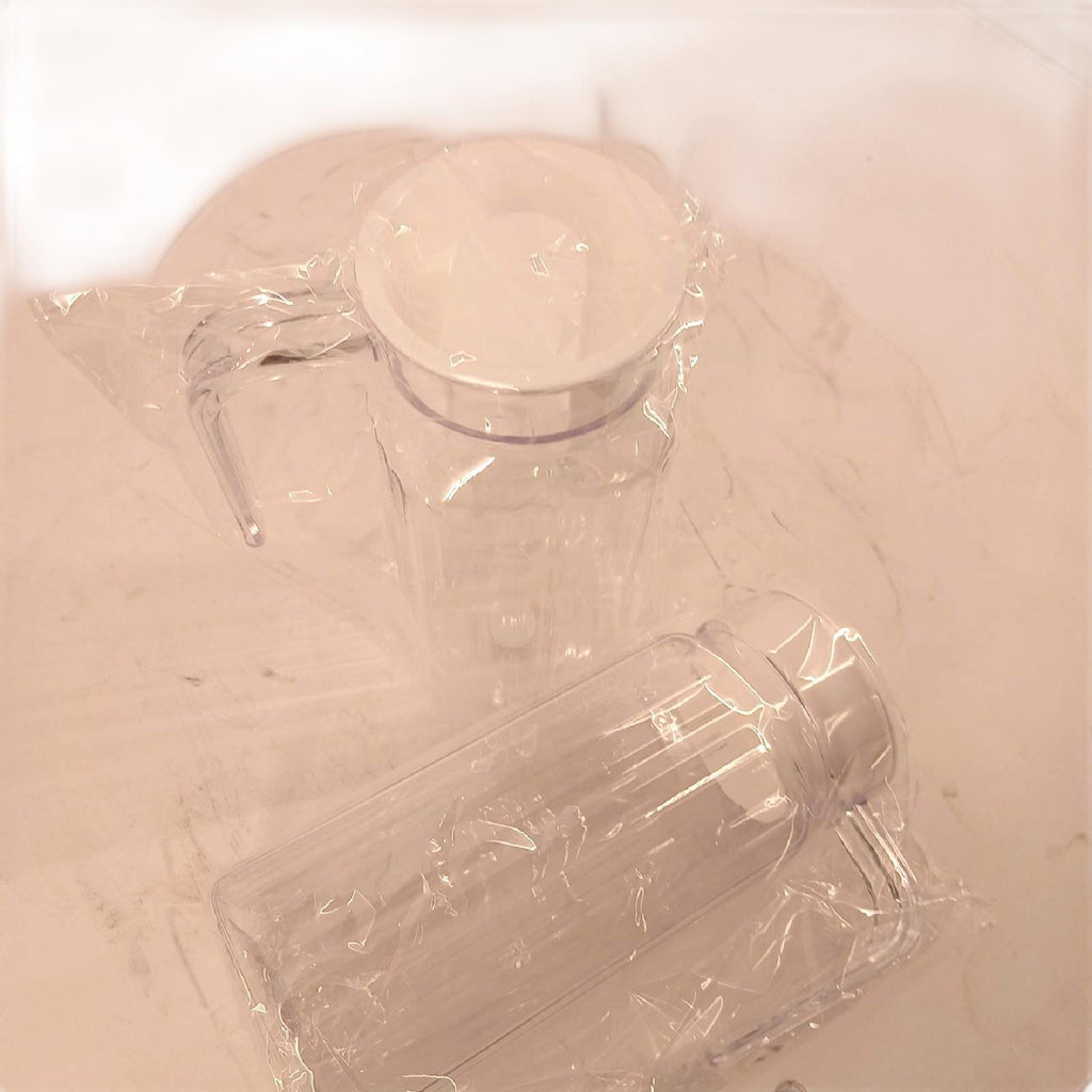 Wasserkrug Kunststoffkrug 2 Stück 900 ML mit Deckel Griff Haushalt – Wie neu
