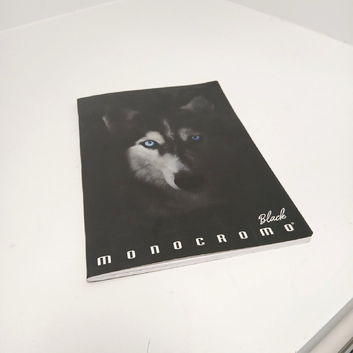 Pack. 10 St. A4 Hefte Monocromo Schwarz sortierte – Wie neu, unvollständig