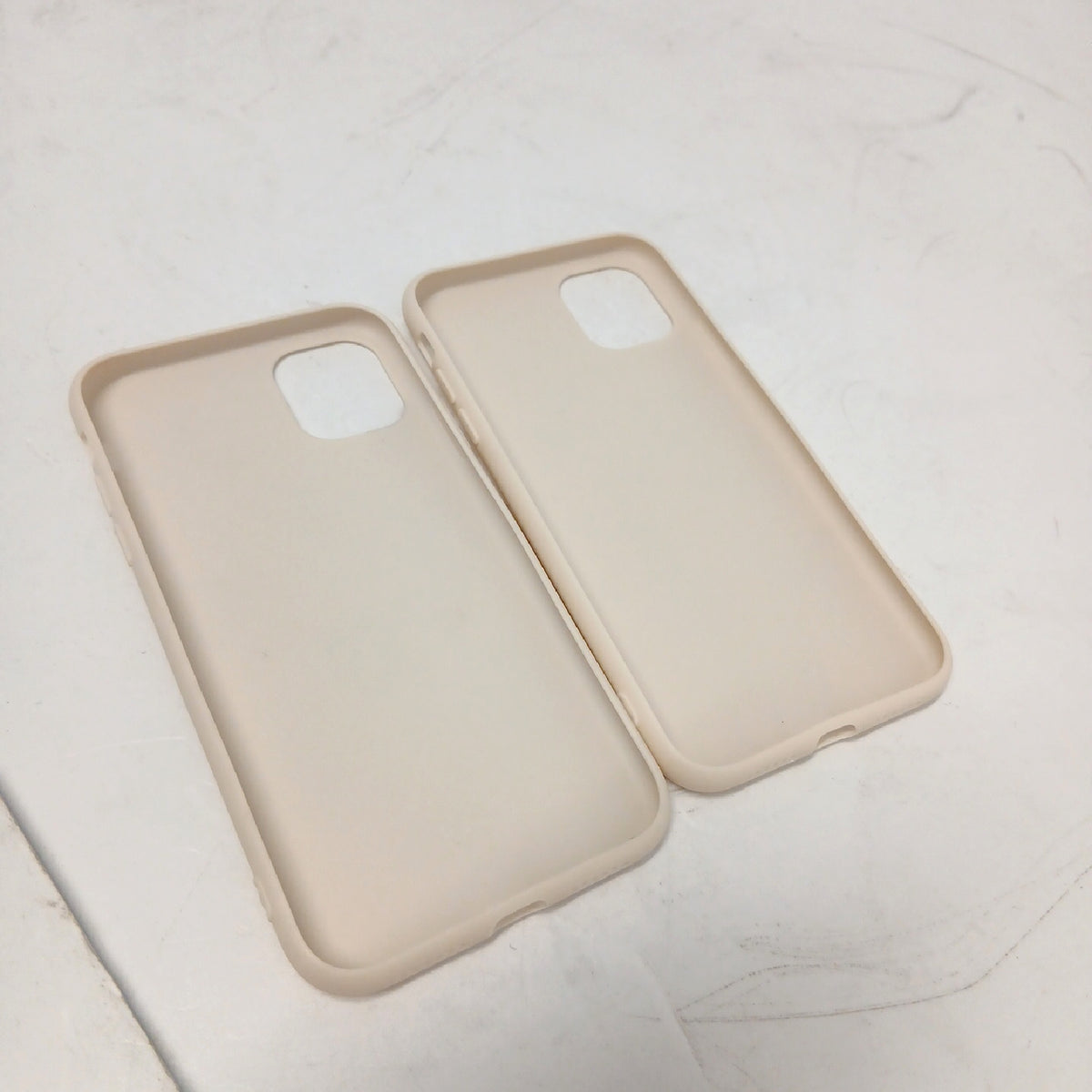 Yoedge 2 Stück Handyhülle iPhone 11 Hülle Liebesherz Blumen Muster – Wie neu
