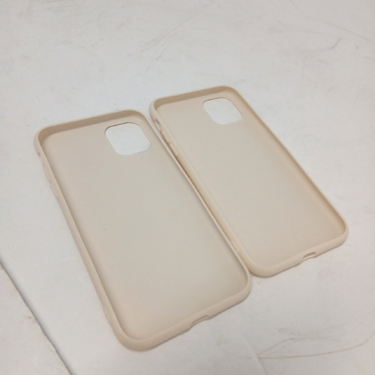 Yoedge 2 Stück Handyhülle iPhone 11 Hülle Liebesherz Blumen Muster – Wie neu