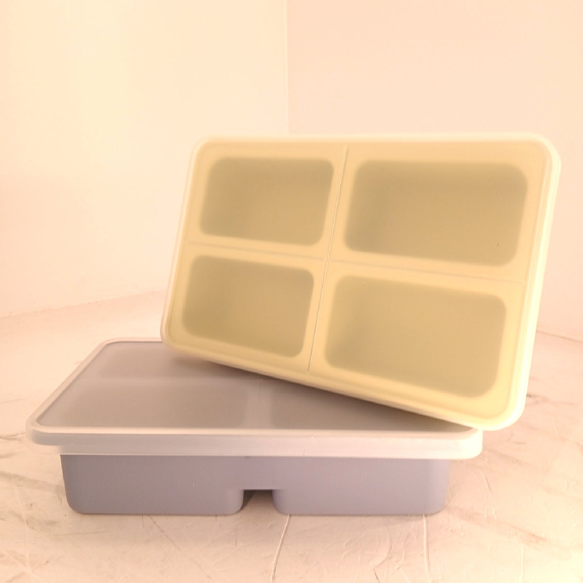 DTYGUIXE Gefriertabletts 2er-Set Große Eiswürfelformen für Getränke Party – Neu