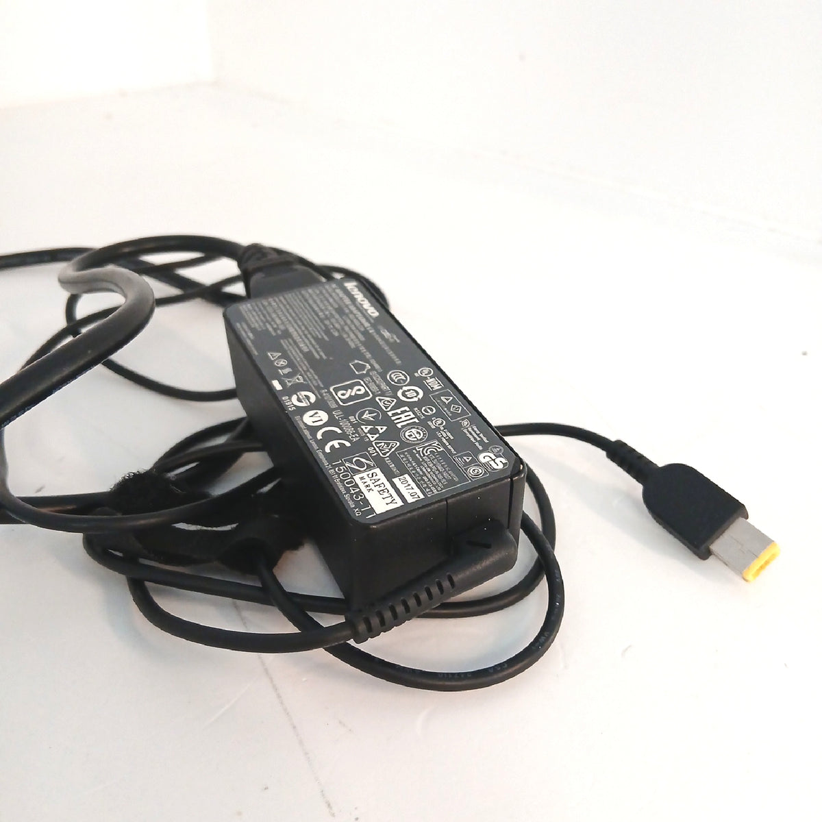 Lenovo 45-W-Netzteil für V130-15IKB Laptop – Annehmbar