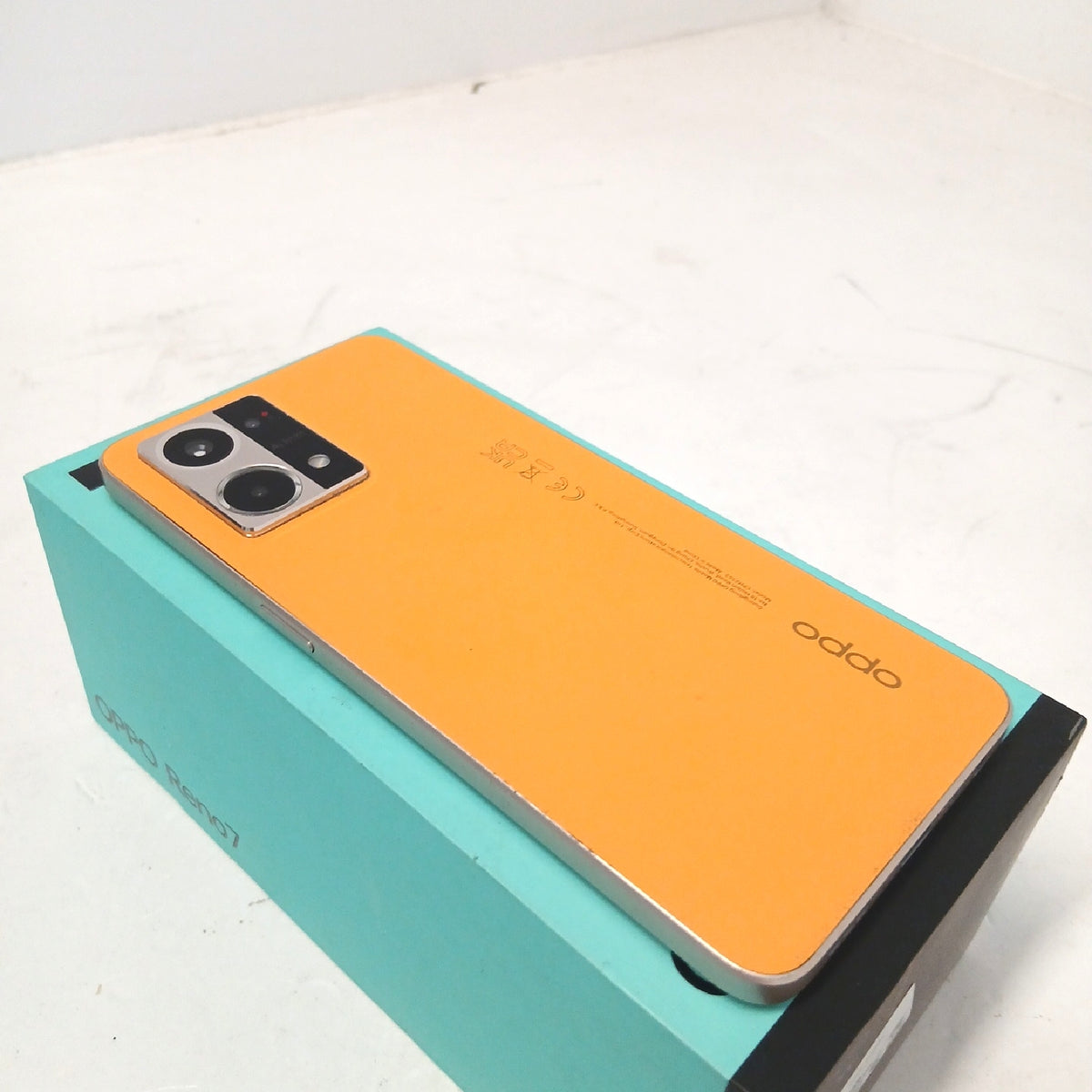OPPO Reno7 Smartphone, 128 GB/8 GB RAM, Dual-SIM, Snapdragon 680 – Defekt