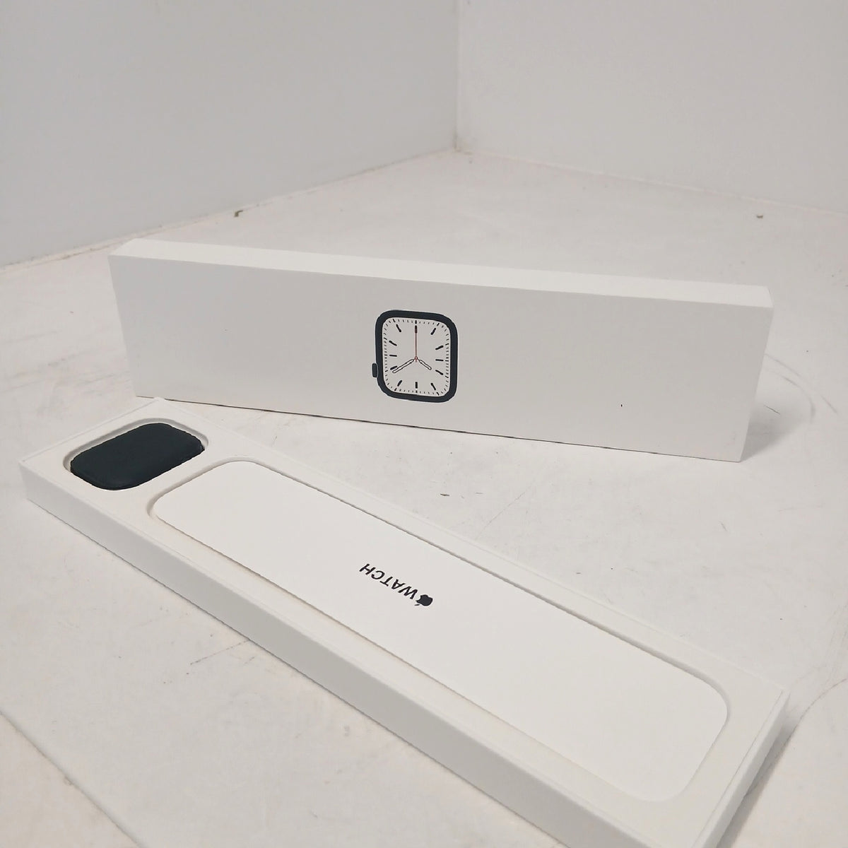 Apple Watch Series 7 GPS 45 mm Smartwatch mit Aluminiumgehäuse – Defekt