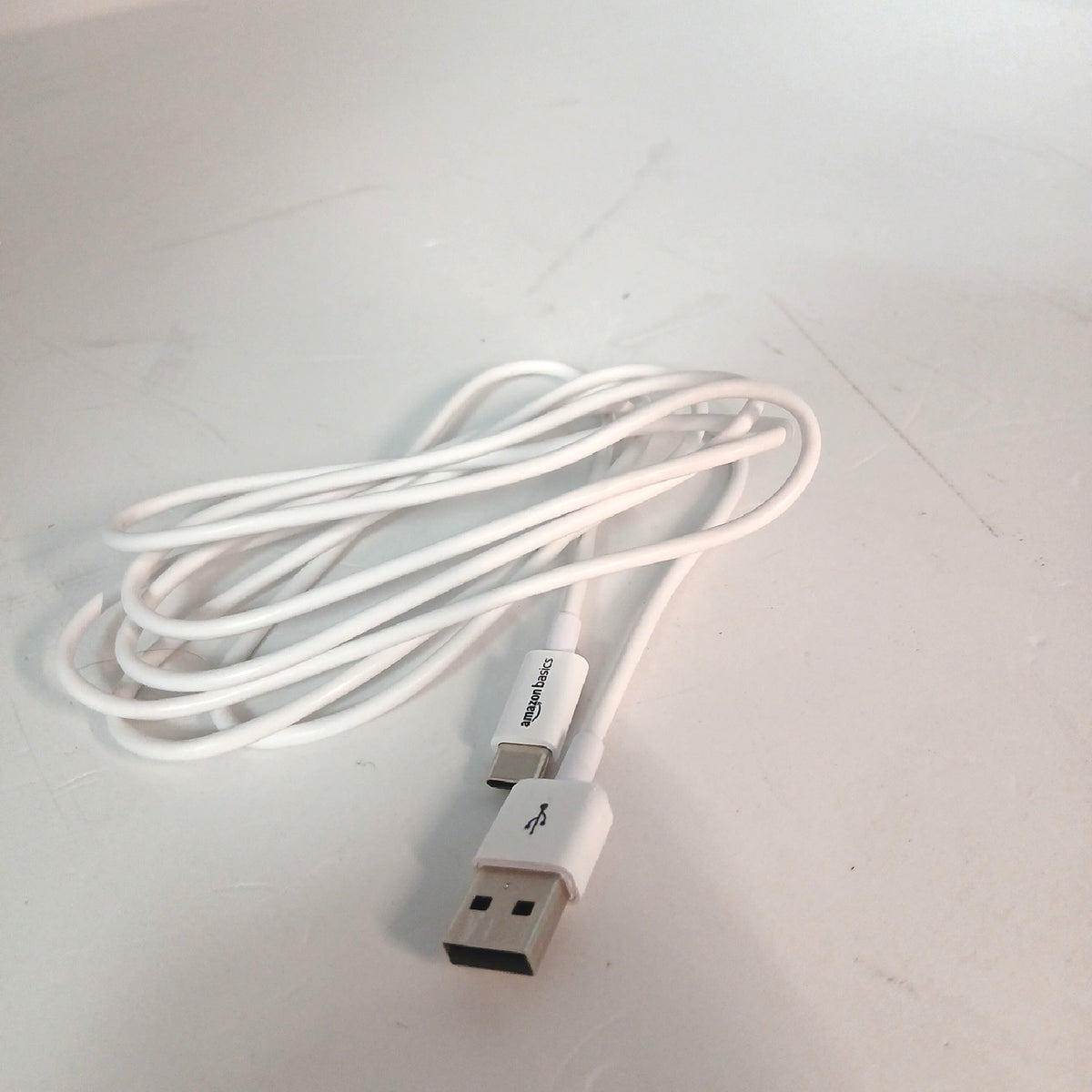 Amazonbasics USB Kabel Ladekabel Schnellladefunktion für Iphone Tablet – Wie neu