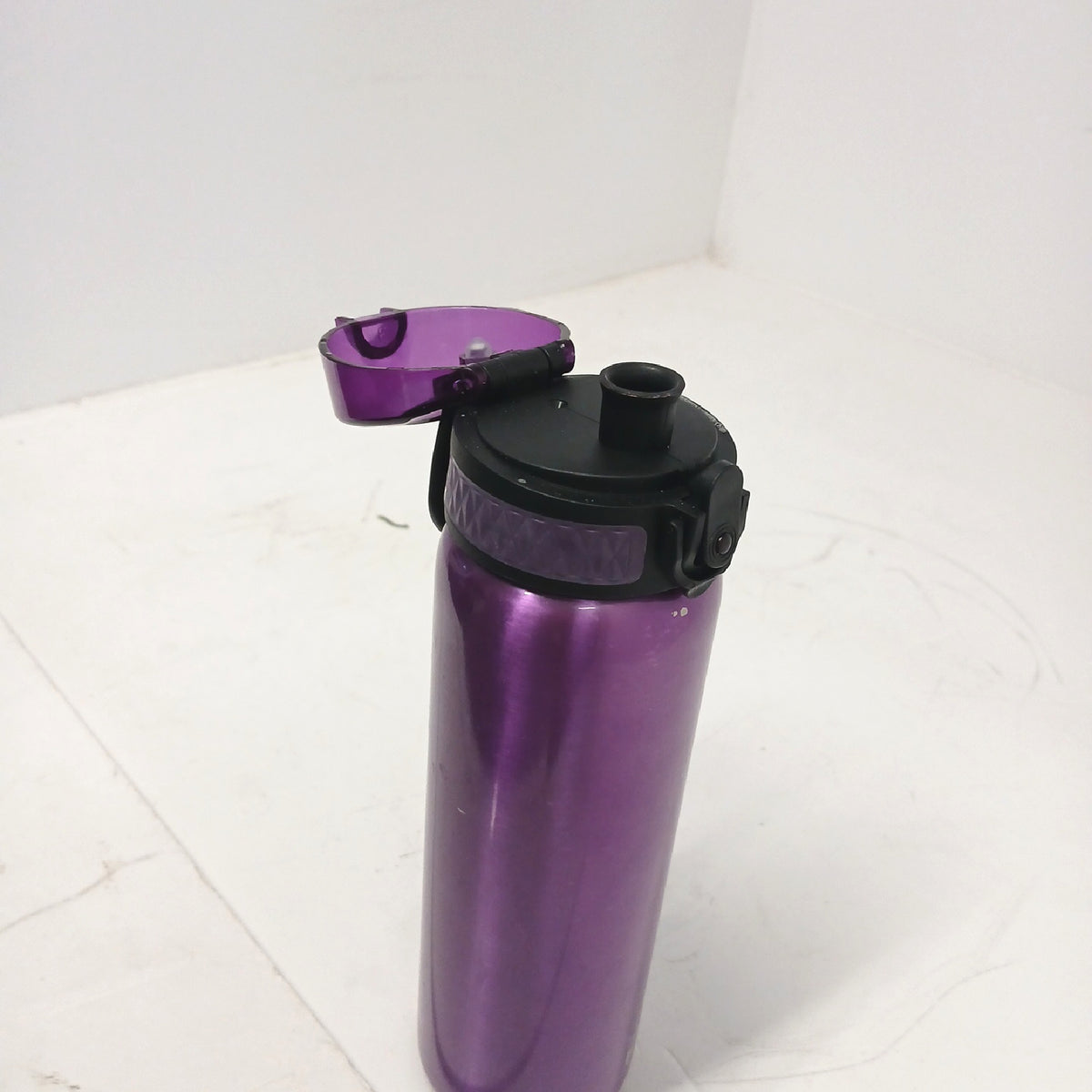 Ion8 Stahl-Trinkflasche, 600 ml, Auslaufsicher, Einhandöffnung – Annehmbar
