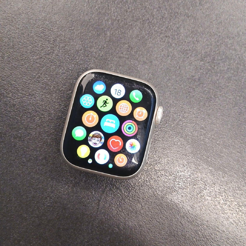 Apple Watch Series 7 (GPS, 41MM) - Aluminiumgehäuse Polarstern – Defekt