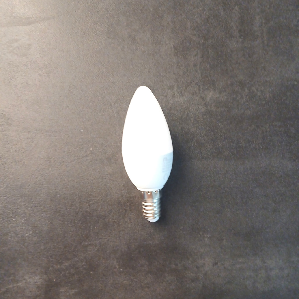LED Kerzlampe Beleuchtung Energiesparlampe E14 Warmweiß Sparsam – Wie neu