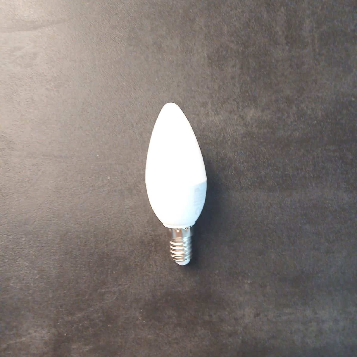 LED Kerzlampe Beleuchtung Energiesparlampe E14 Warmweiß Sparsam – Wie neu