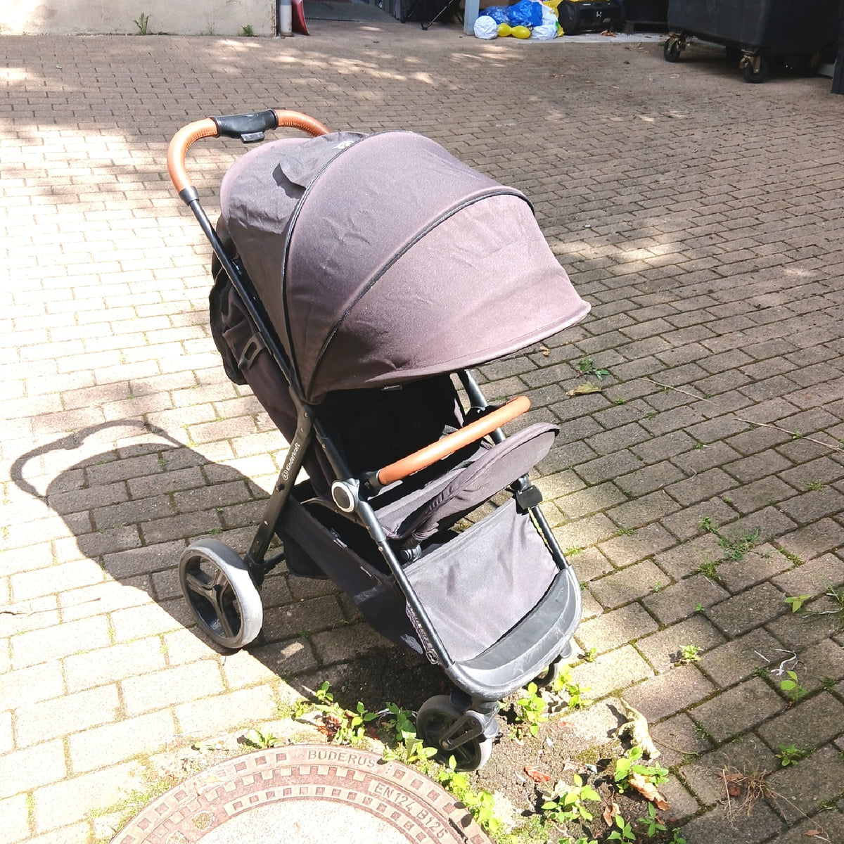 Kinderwagen Buggy Kinderbedarf klappbar schwarz komfortabel leicht und praktisch