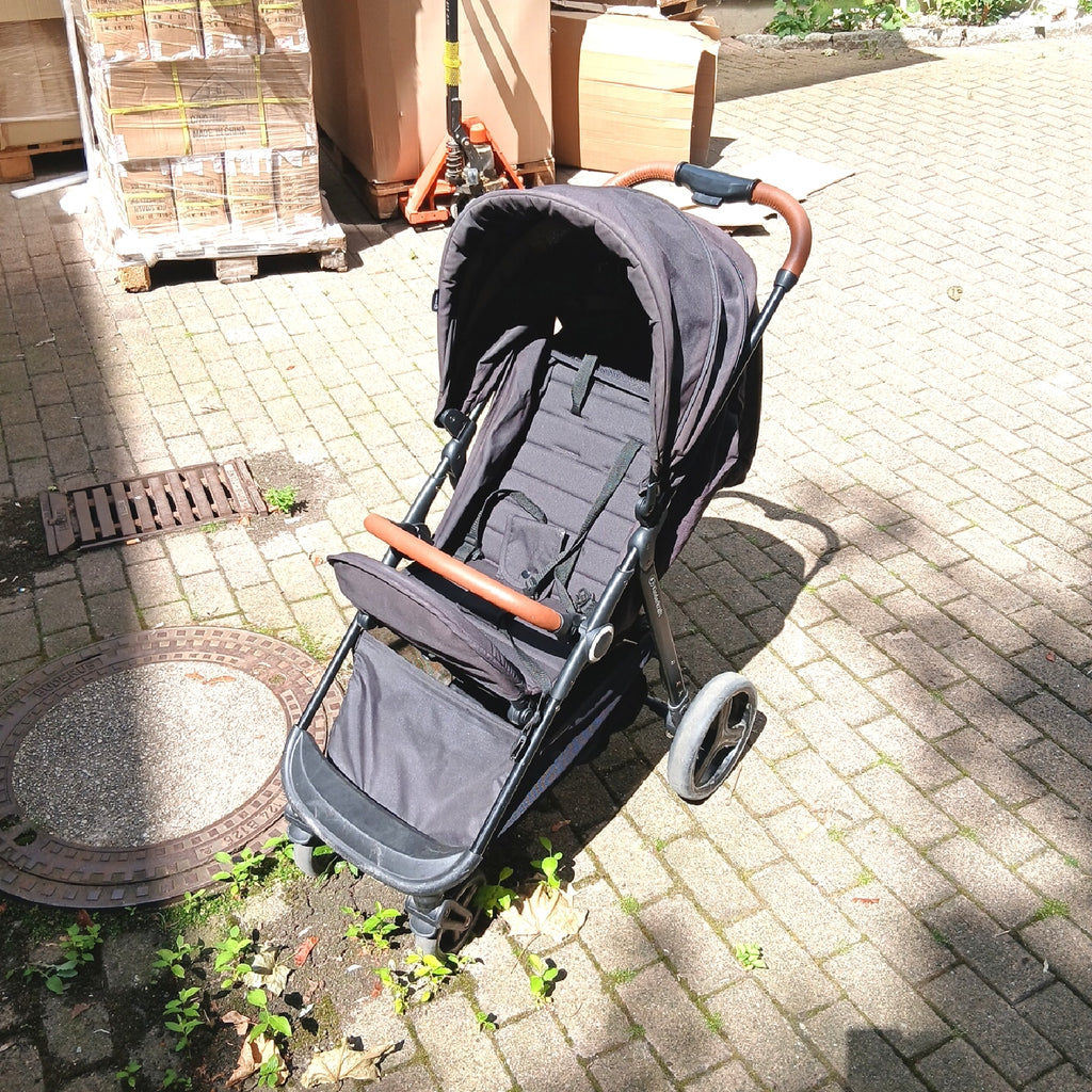 Kinderwagen Buggy Kinderbedarf klappbar schwarz komfortabel leicht und praktisch