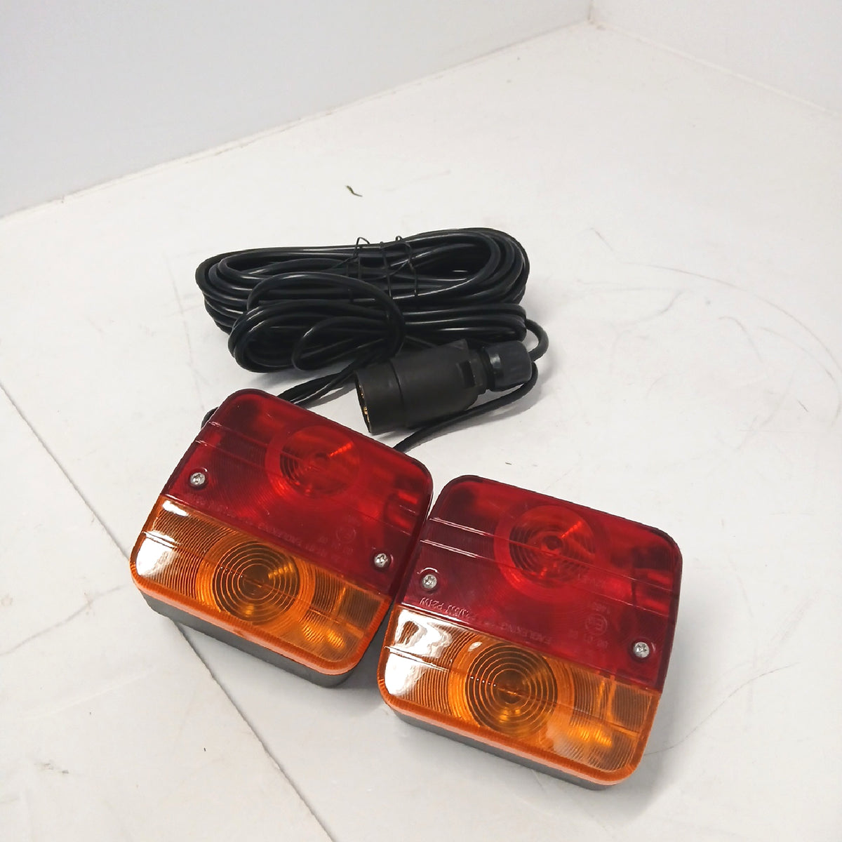 Autoutlet Anhänger-Rückleuchten-Set, 12 V, 7-polig, 7,5 m, IP65 – Wie neu
