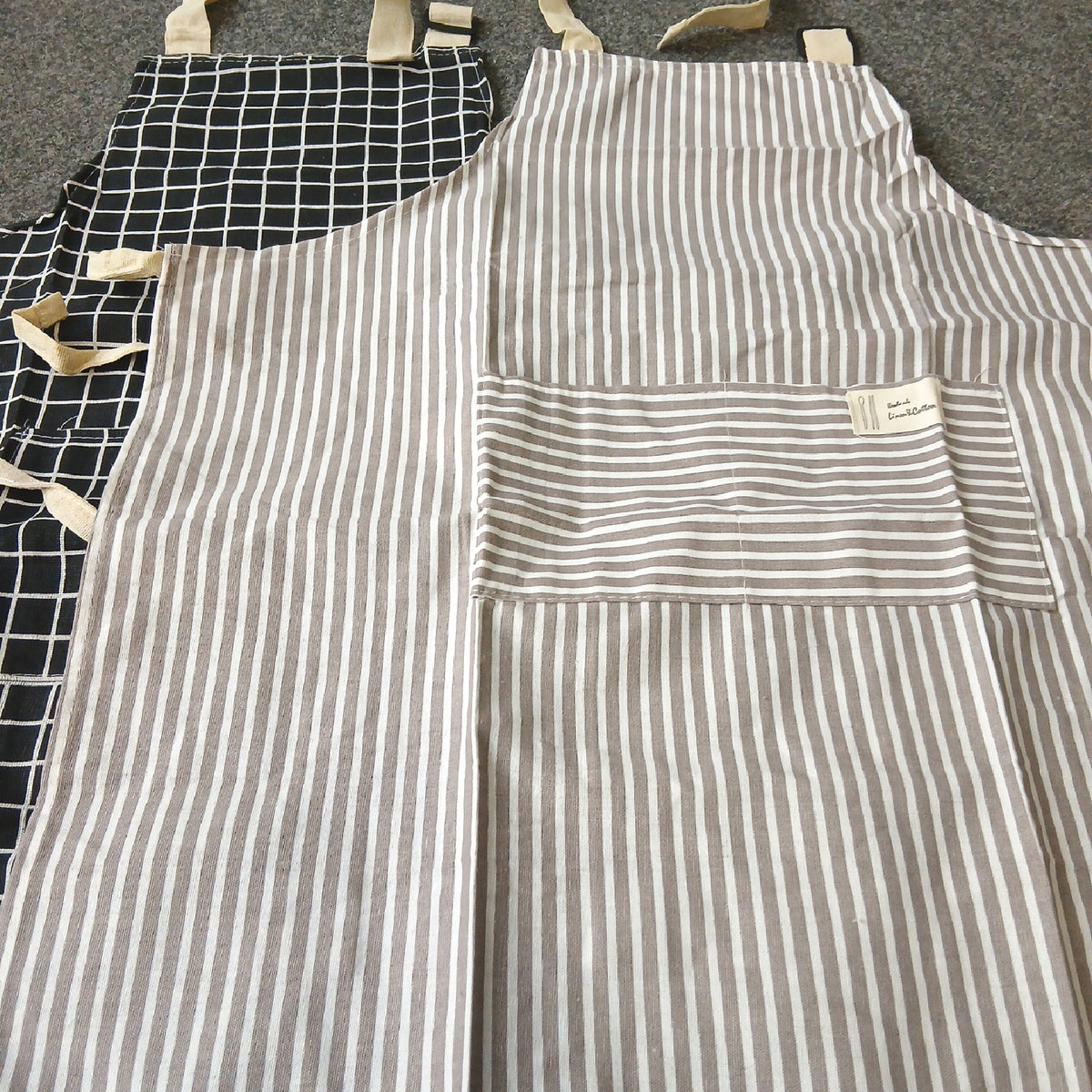 Kochschürze 2er-Set, Baumwolle gemustert, unisex, zum Kochen oder – Wie neu