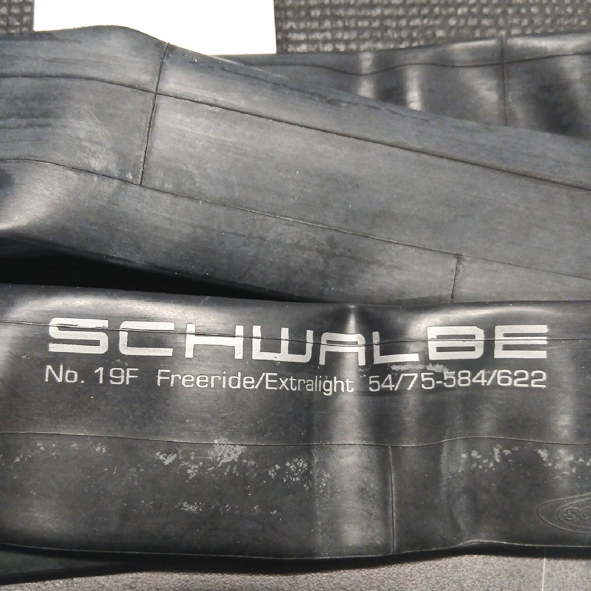 Schwalbe SV 19F Freeride Fahrradschlauch, Schwarz, 54/75-622/40 mm