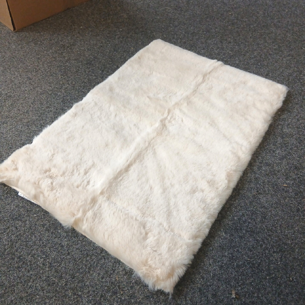 Teppichwölkchen beige 60 × 40 cm – Wie neu