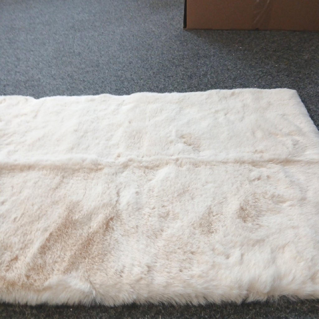 Teppichwölkchen beige 60 × 40 cm – Wie neu