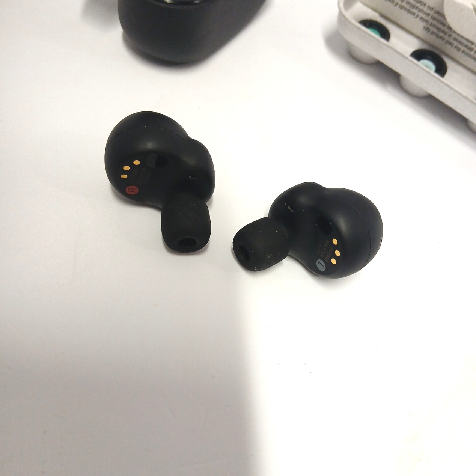 Sony WF-1000XM4 True Wireless Noise Cancelling-Kopfhörer Bluetoo - Unvollständig
