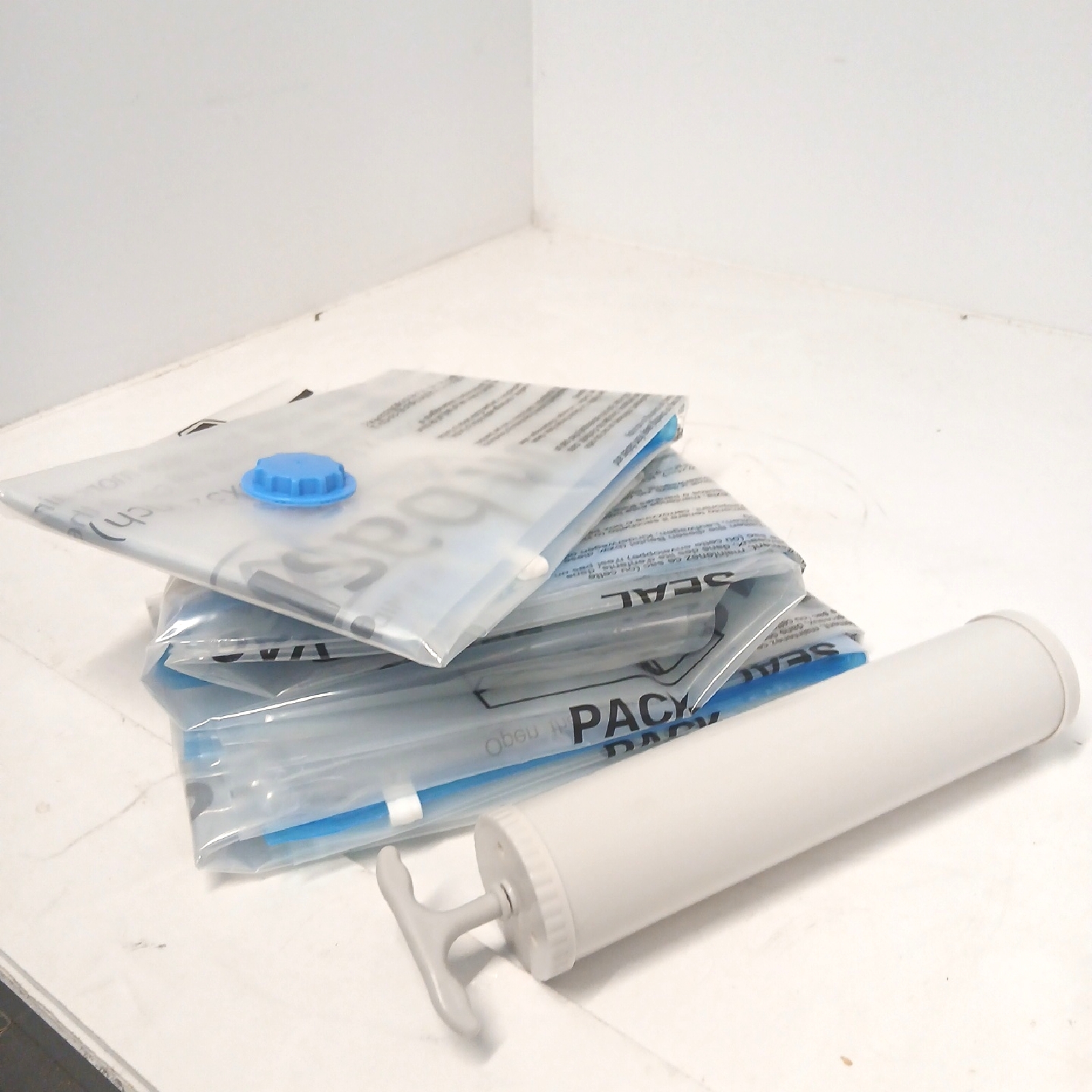 Amazon Basics Vakuumbeutel Aufbewahrung Kleidung M Luftdicht Handpumpe Organizer