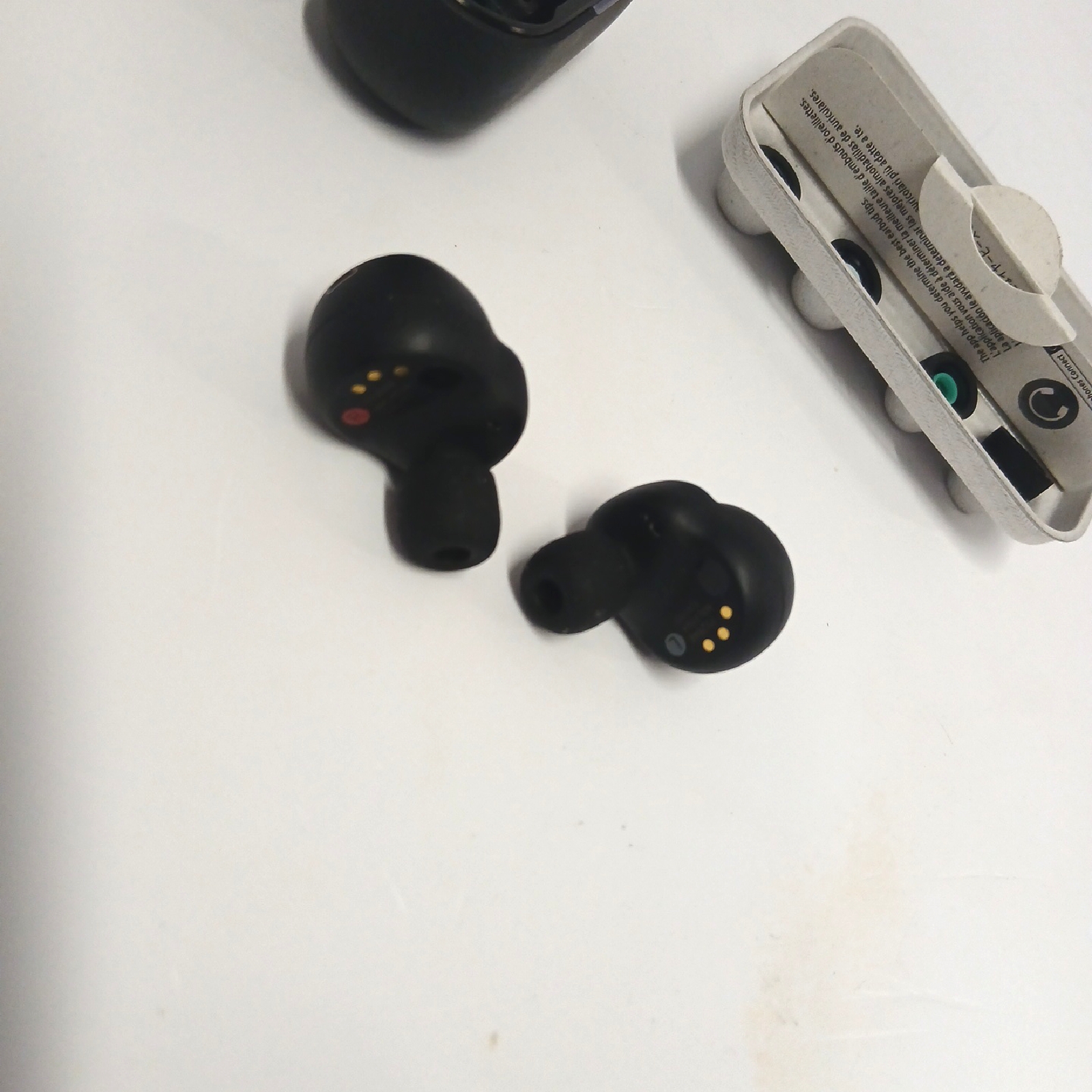 Sony WF-1000XM4 True Wireless Noise Cancelling-Kopfhörer Bluetoo - Unvollständig