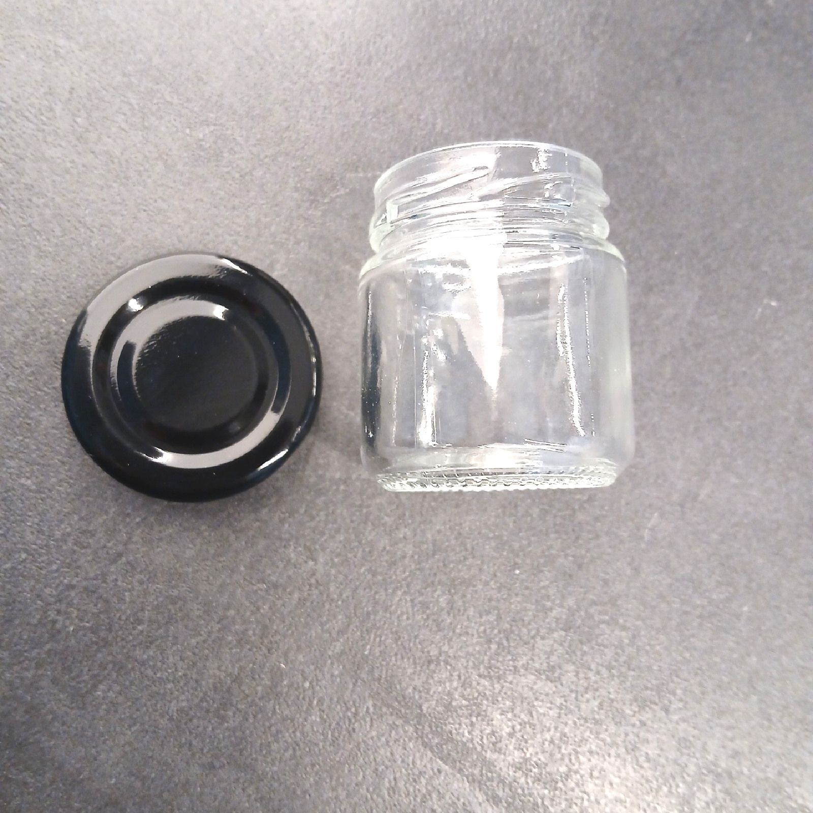 Vitrea Mini Marmeladengläser Einmachzubehör 12x 50 ml Deckel Schwarz Schraubgläser kleine Gläser zum Befüllen