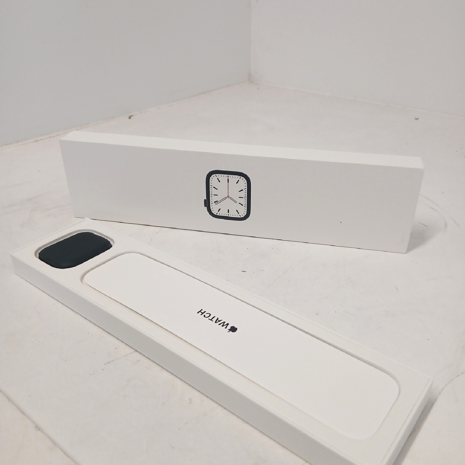 Apple Watch Series 7 GPS GPS 45mm Smartwatch mit Aluminiumgehäuse in Fa - Defekt